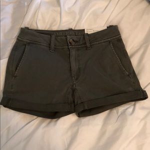 00 Green Shorts